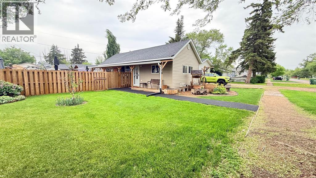 106 1 Street W