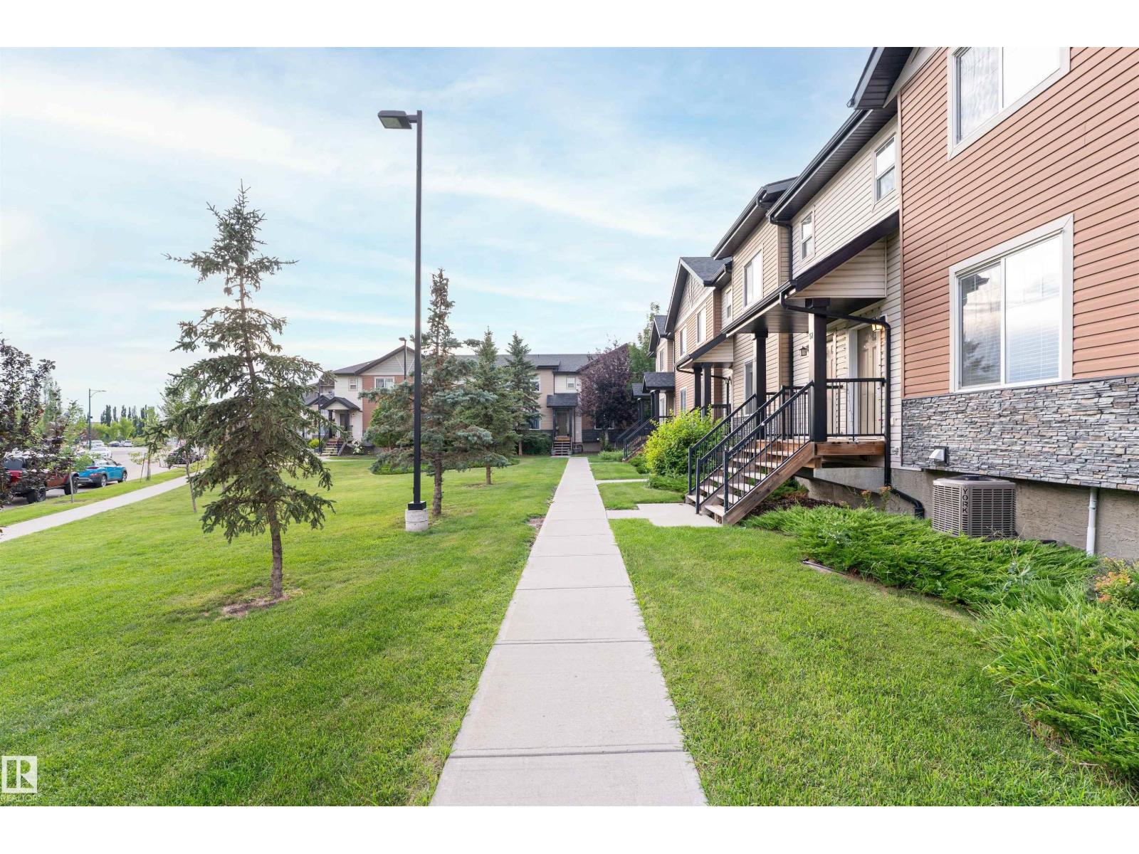 #51 12004 22 AV SW