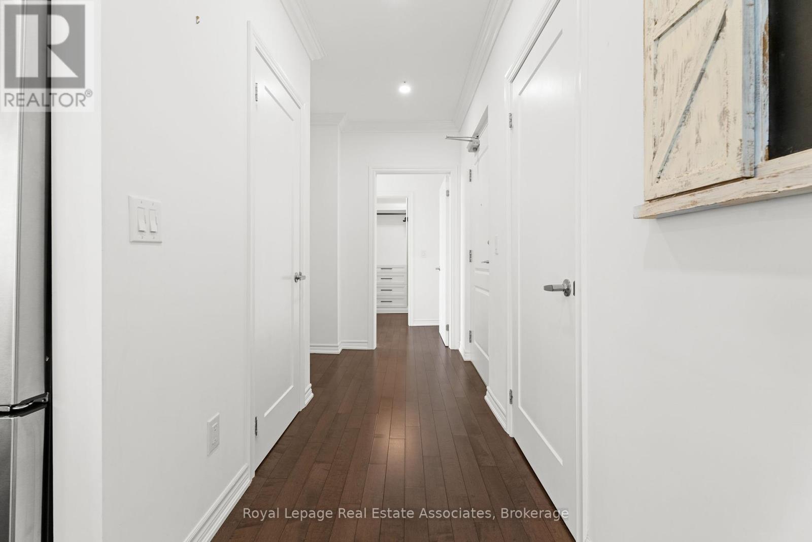 PH1106 - 81 ROBINSON STREET