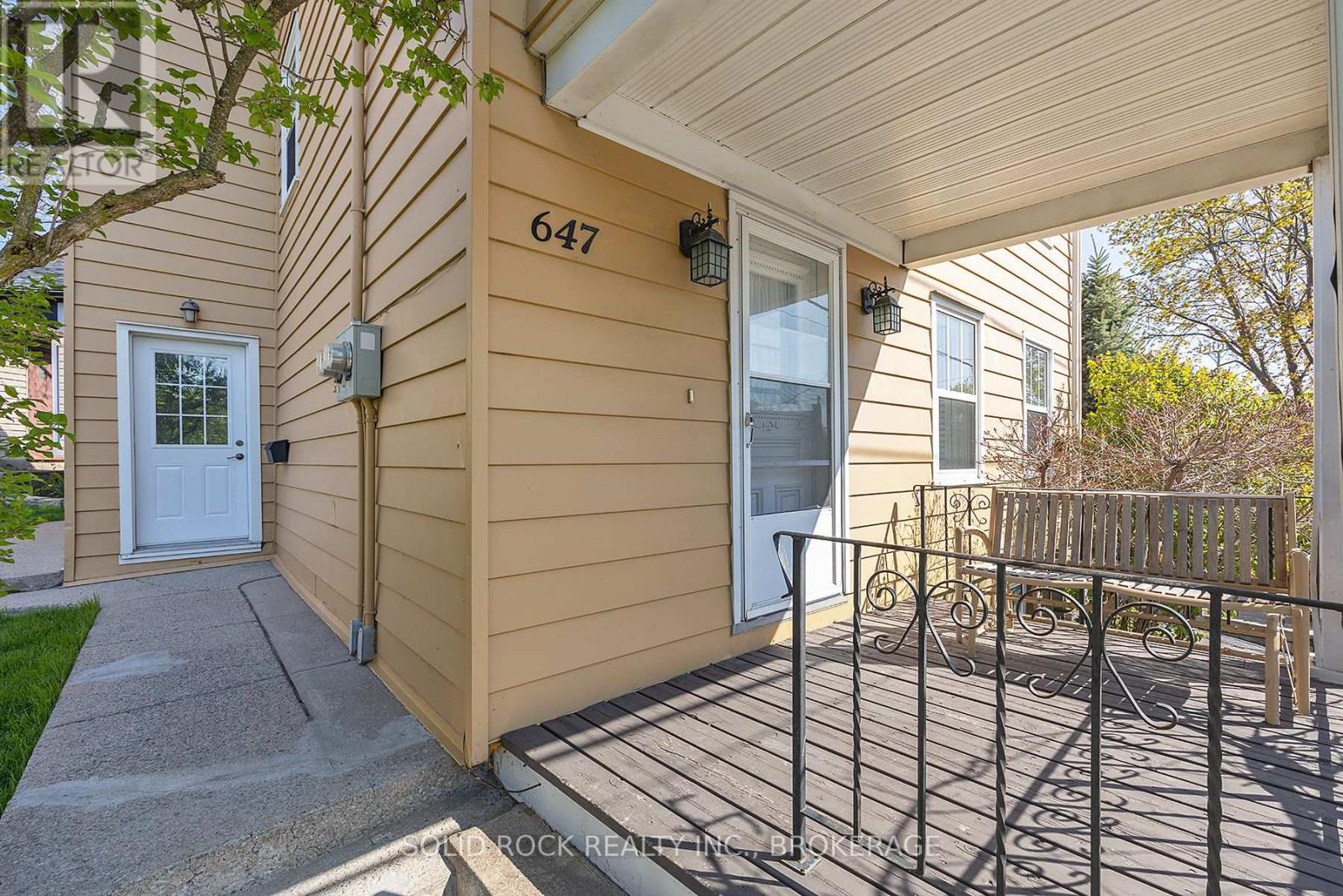647 UNION STREET W