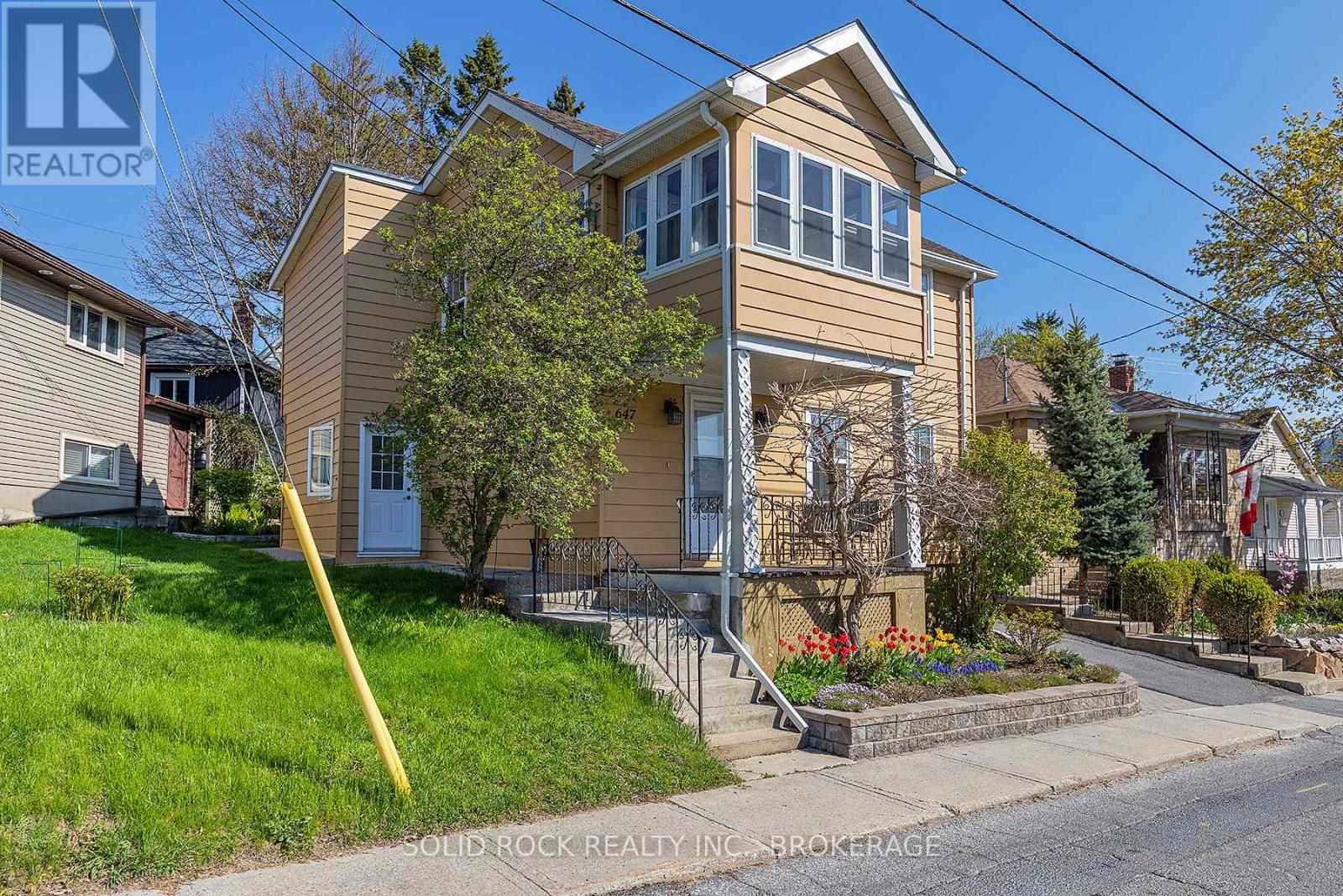 647 UNION STREET W