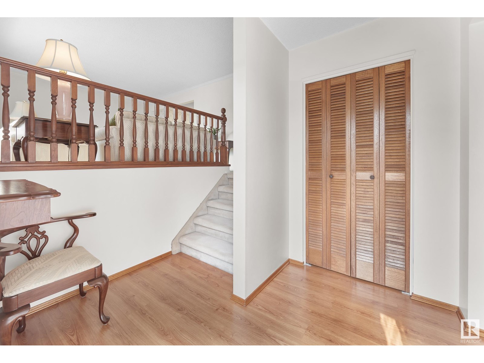 9228 52 ST NW