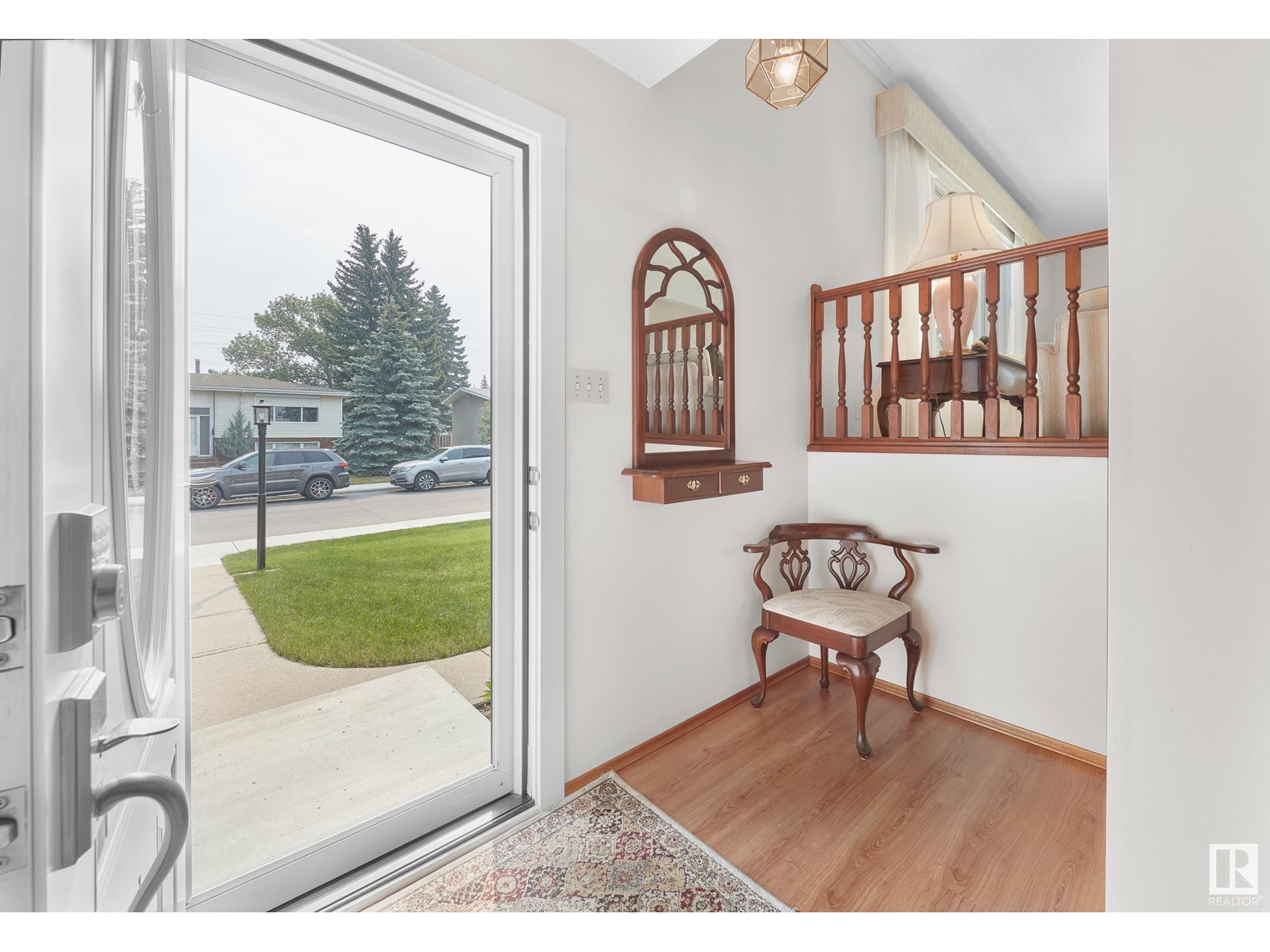 9228 52 ST NW