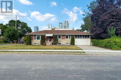 105 BETTY ANN DRIVE Toronto (Willowdale West) ON M2N1X1