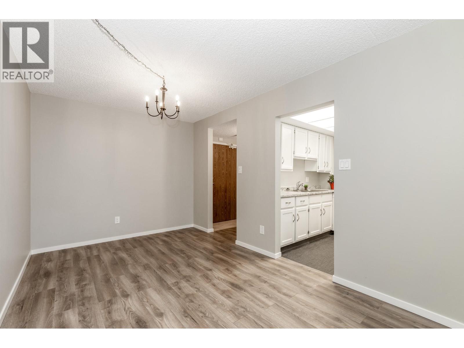 1502 4134 MAYWOOD STREET