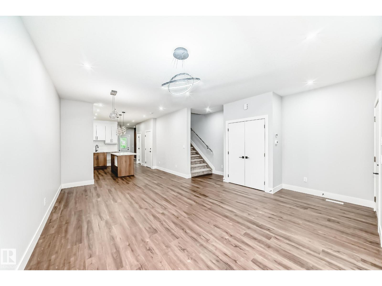 11170 73 AV NW NW