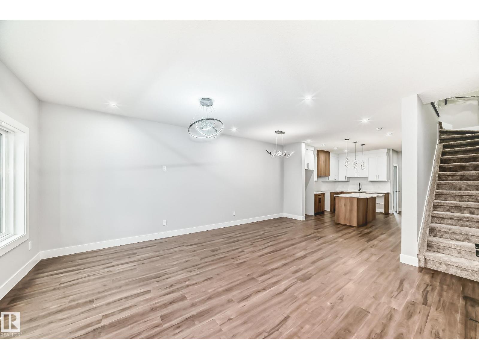 11170 73 AV NW NW