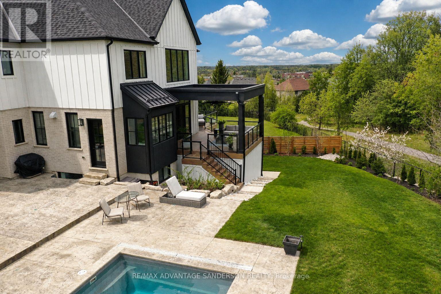 1625 WARBLER WOODS WALK