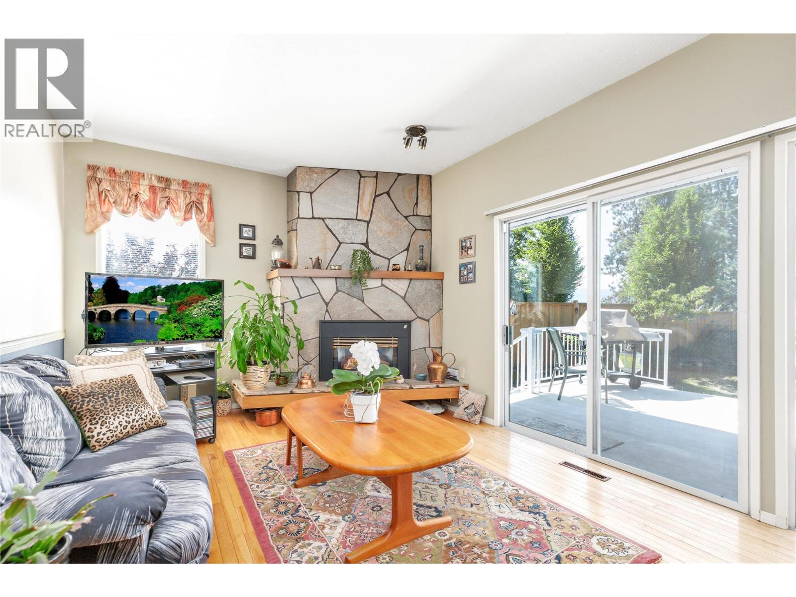 20 Alameda Court
