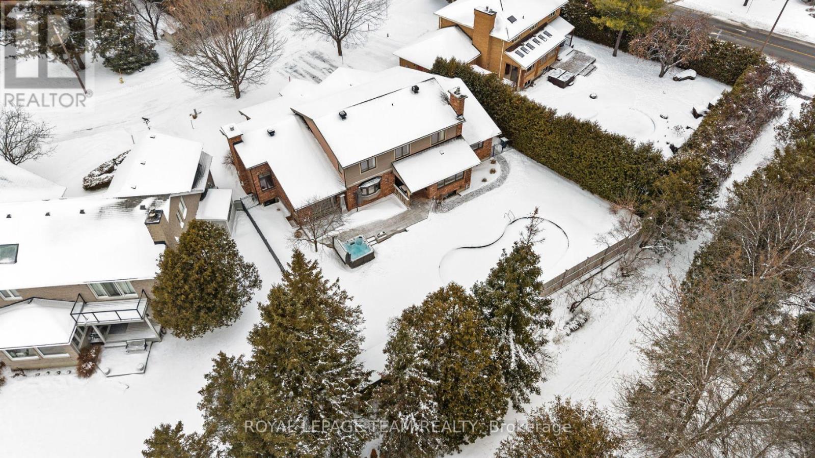 36 HALLDORSON CRESCENT