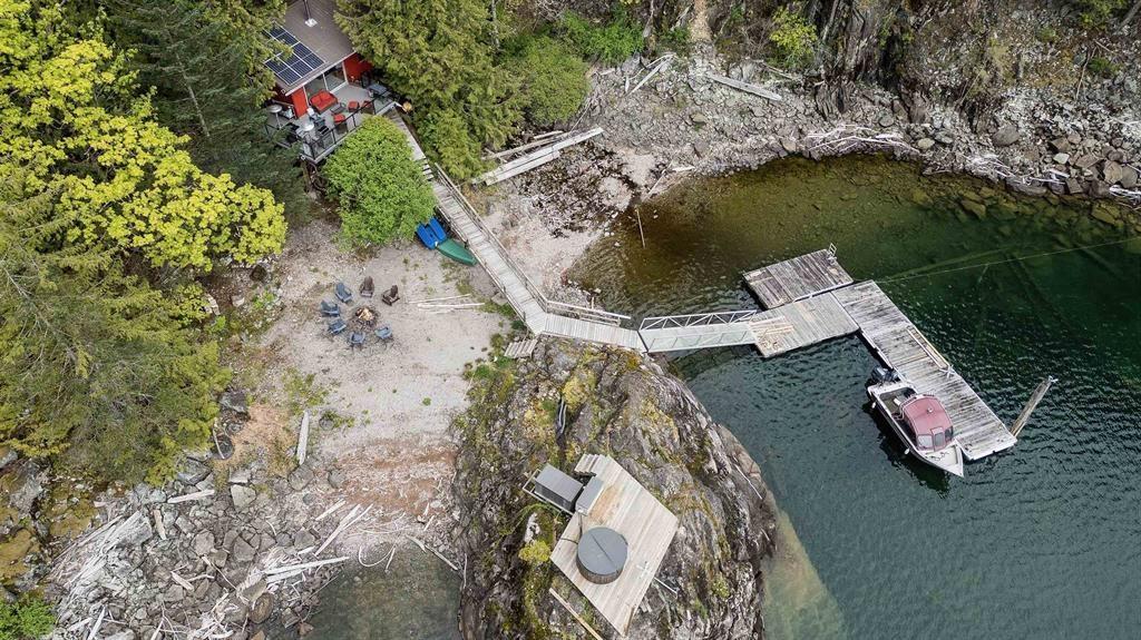 322 ECHO ISLAND|Harrison Lake