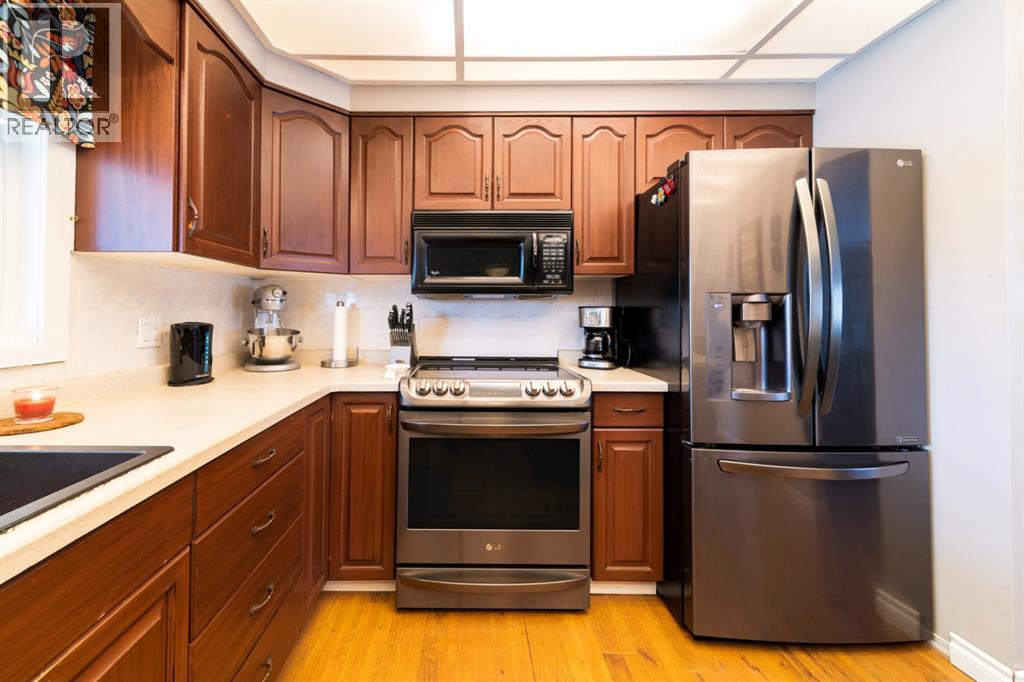 517 2 StreetCrescent