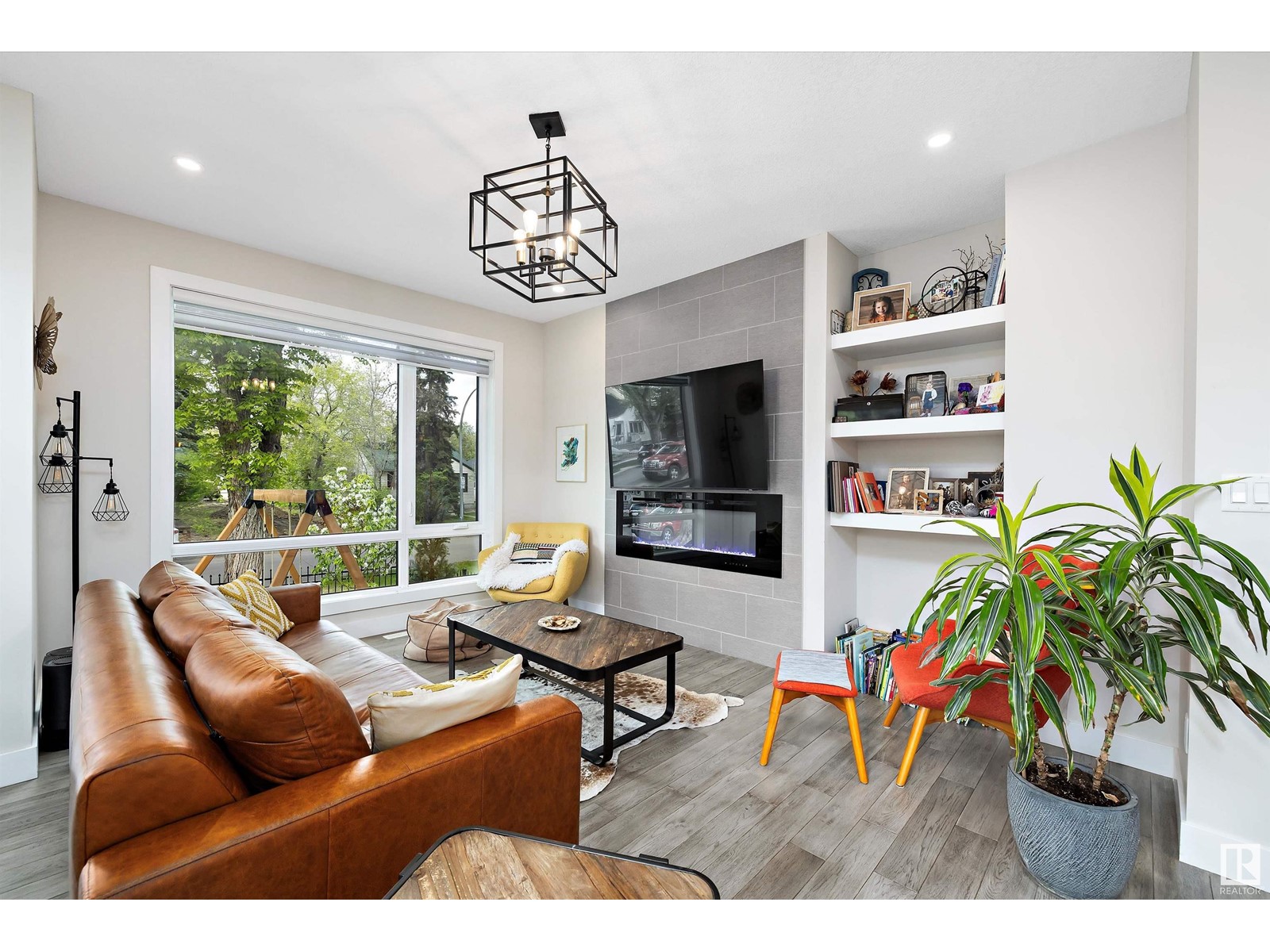 10917 79 AV NW