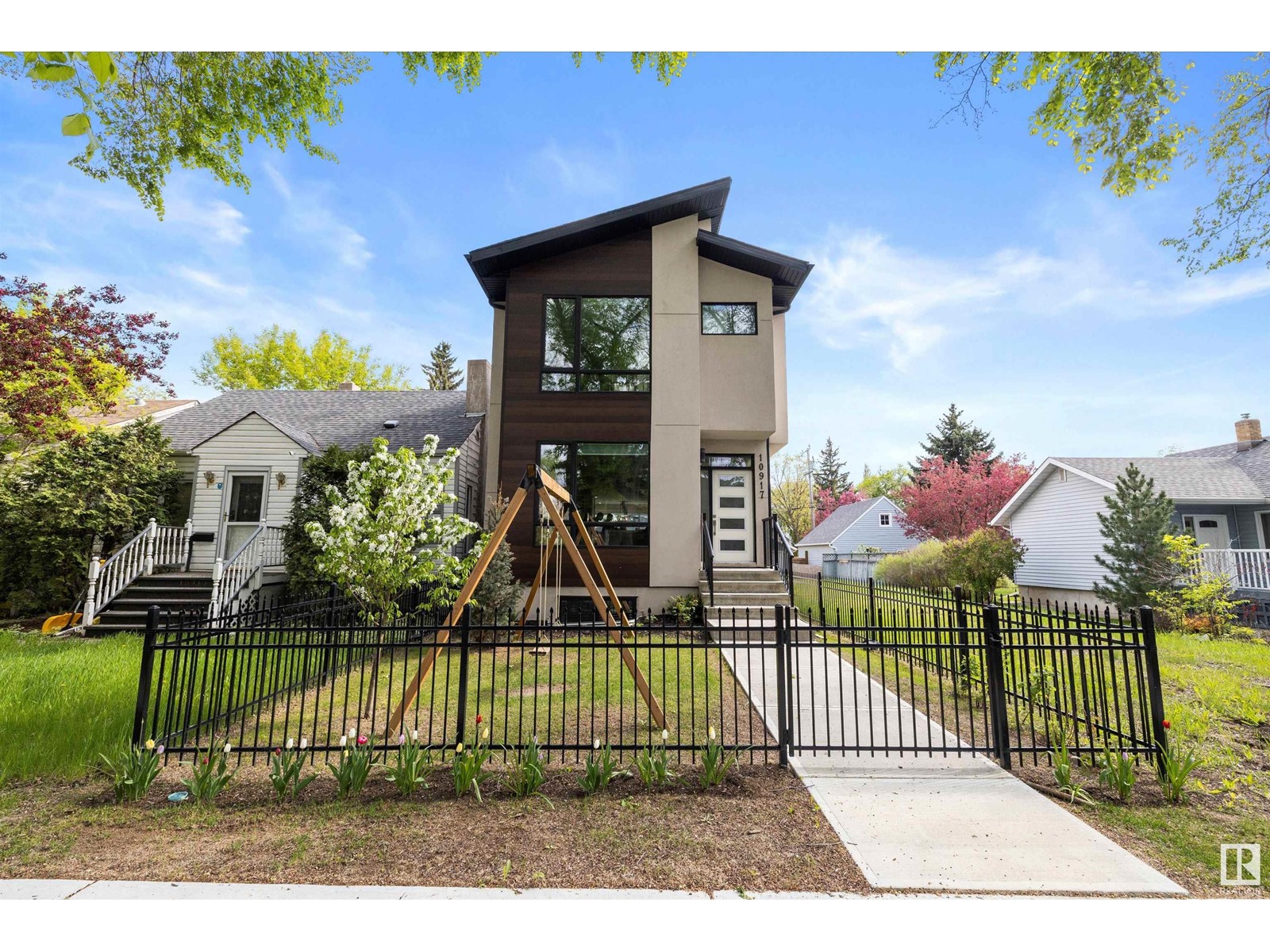 10917 79 AV NW