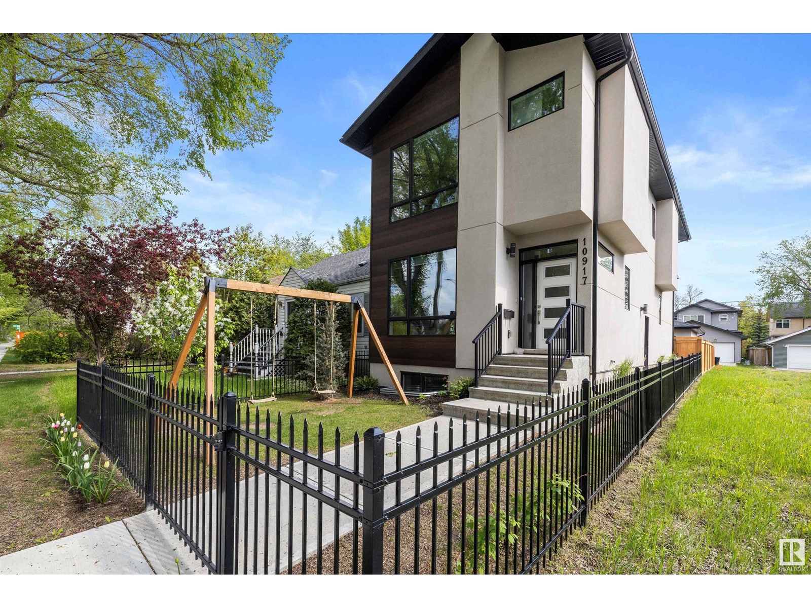10917 79 AV NW
