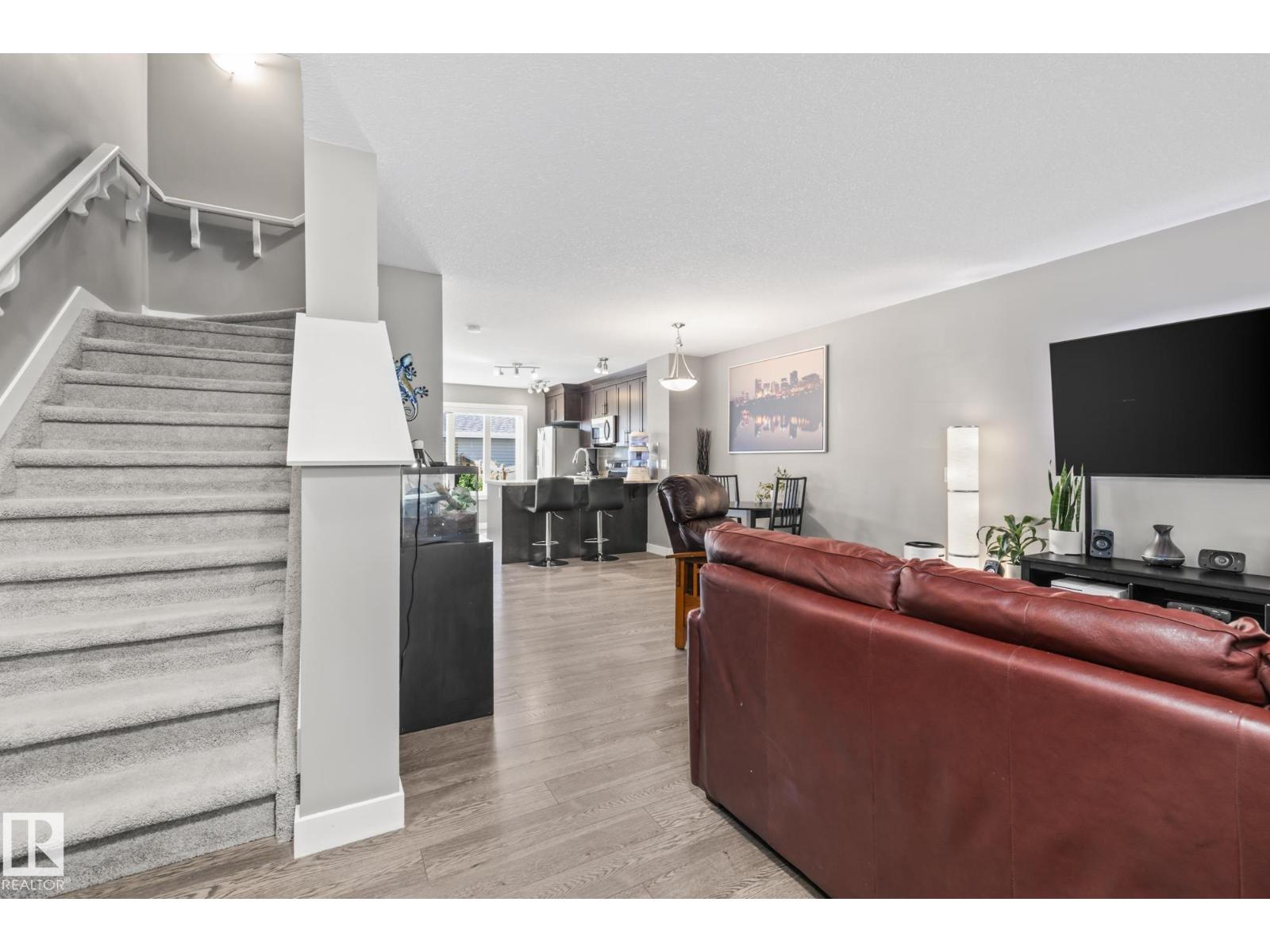7358 EDGEMONT WY NW