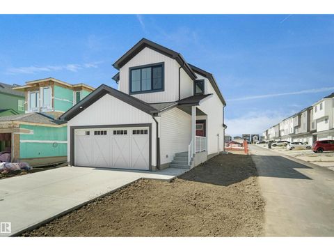 17628 4 ST NE Edmonton AB T5Y4E7