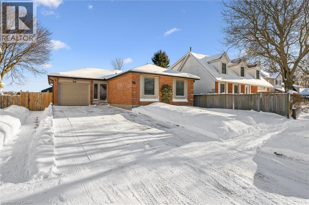 98 PEACHTREE Crescent