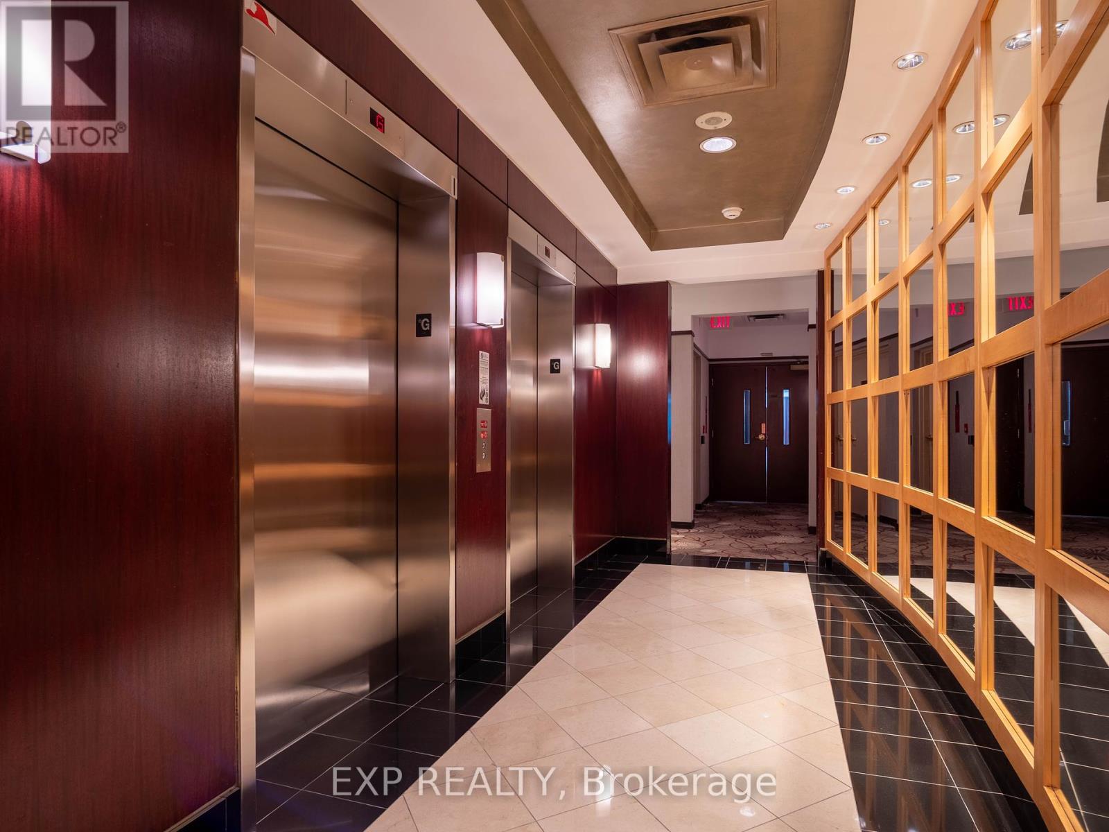 501 - 2111 LAKESHORE BOULEVARD W