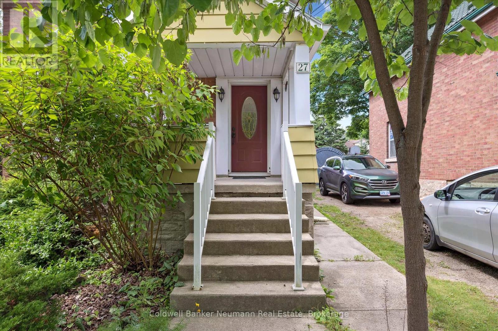 27 LAWRENCE AVENUE