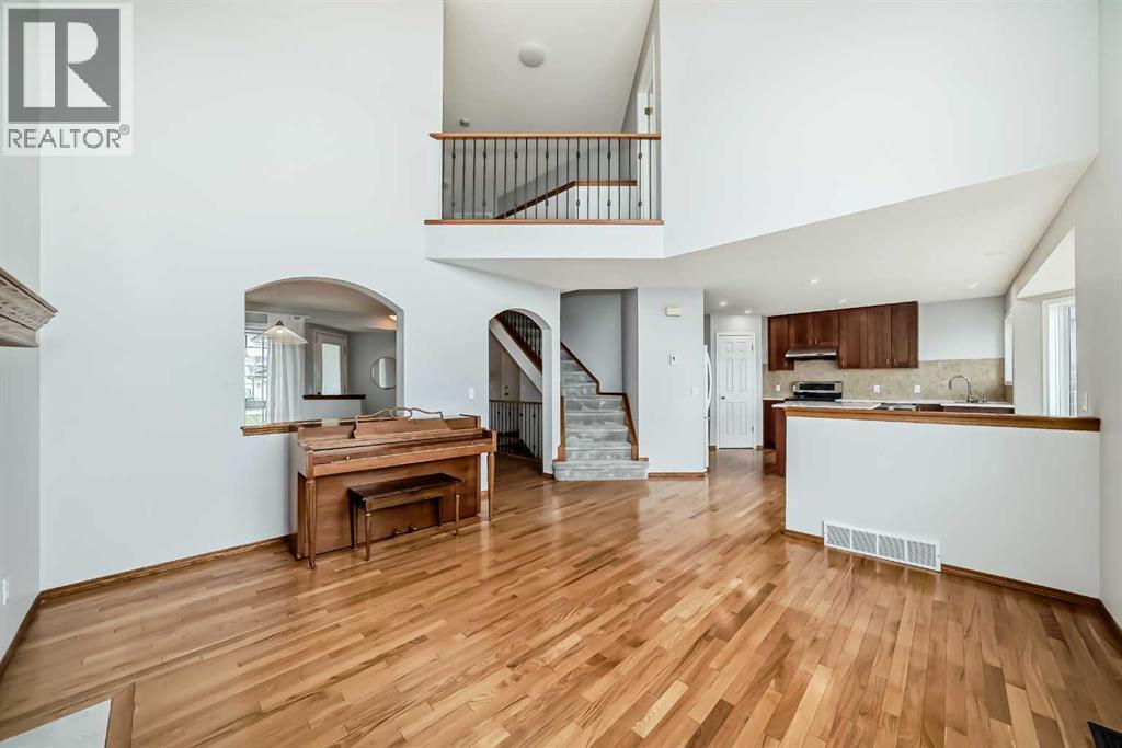 307 Edgebrook Park NW