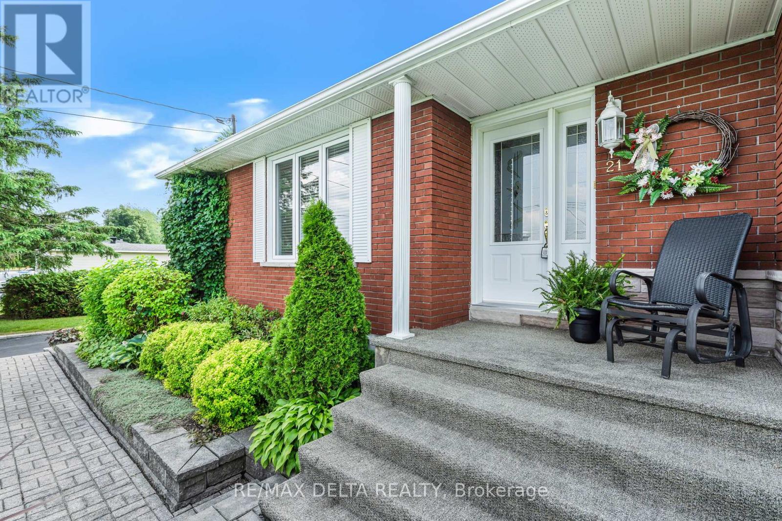 21 LAMOUREAUX STREET