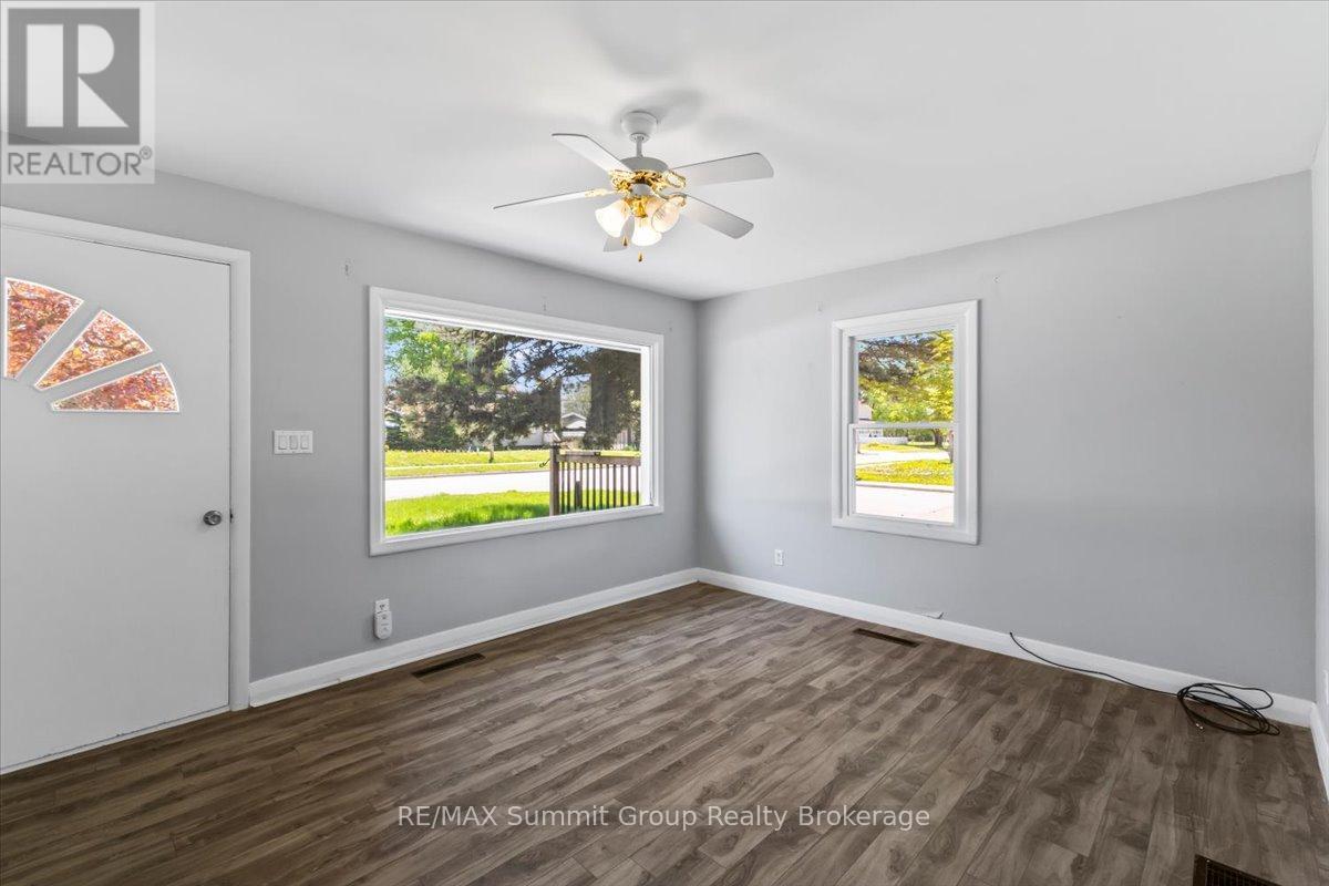 162 MAIN STREET E