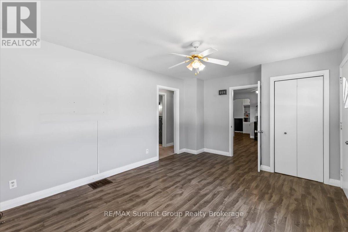 162 MAIN STREET E