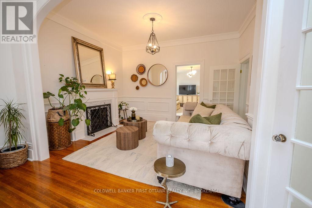 201 BRIDGE STREET W