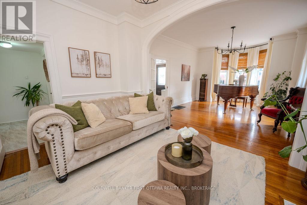 201 BRIDGE STREET W