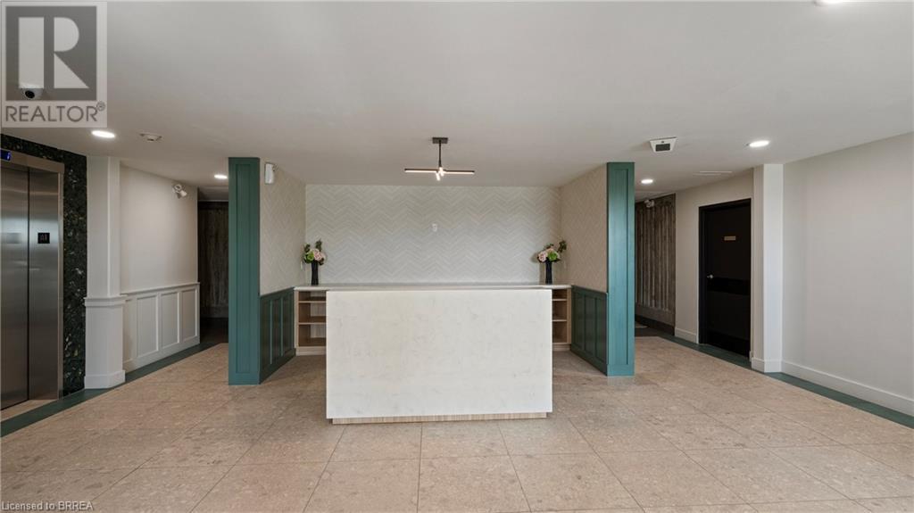 421 FAIRVIEW Drive Unit# 101