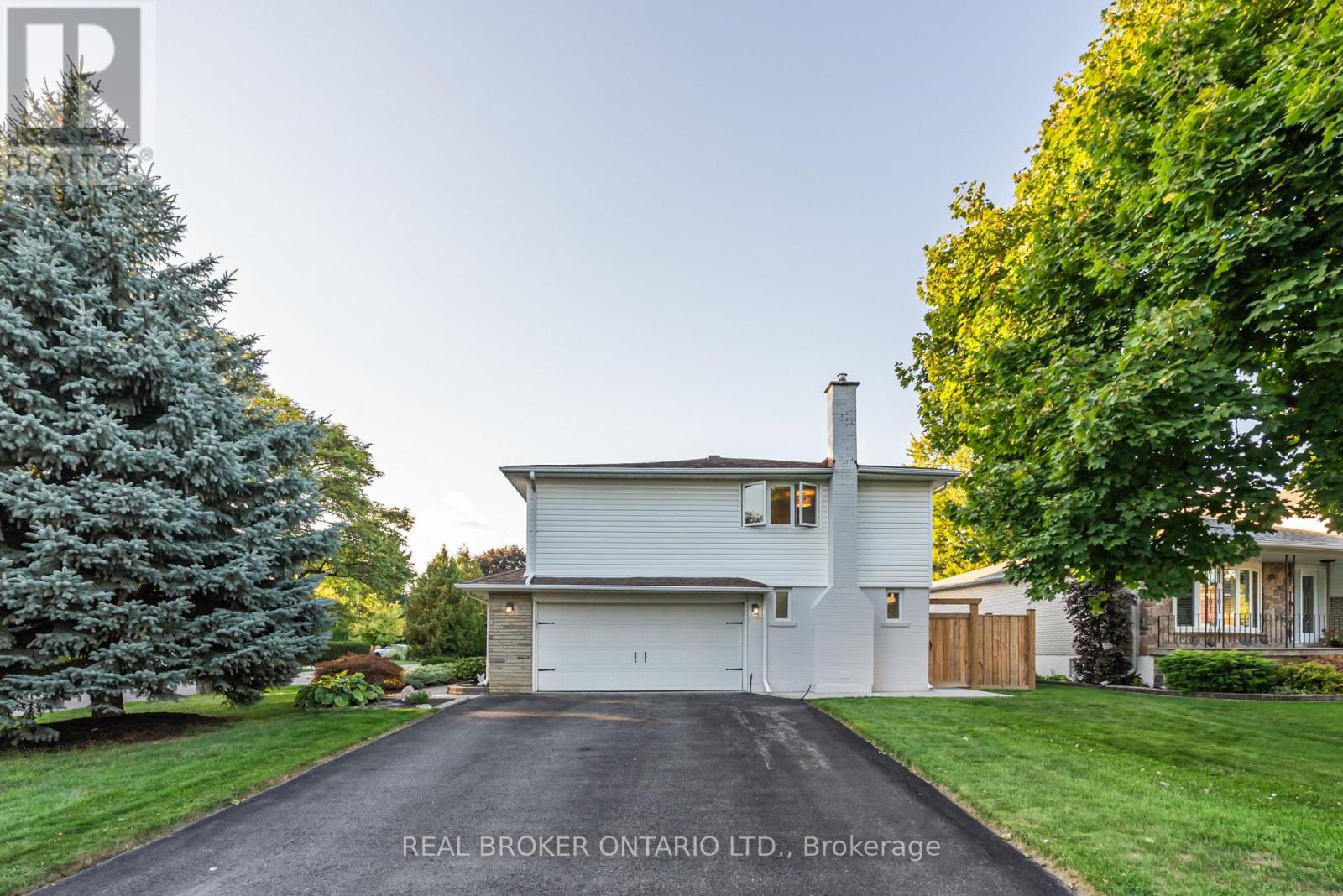 13 PINE TREE CRESCENT