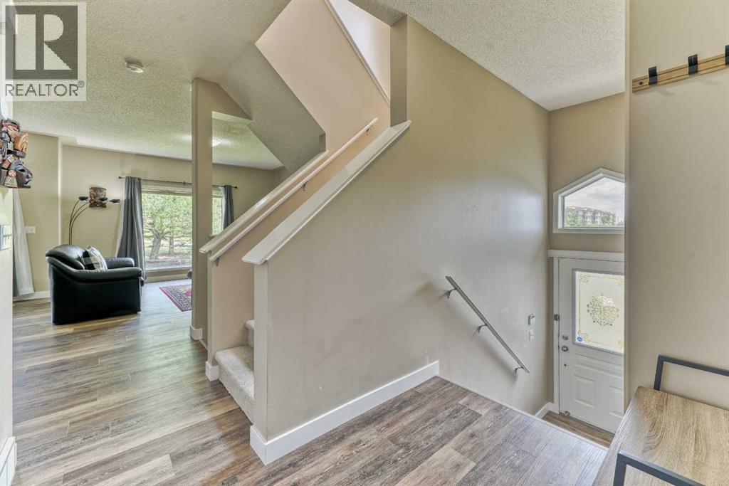 406 Rocky Vista Gardens NW