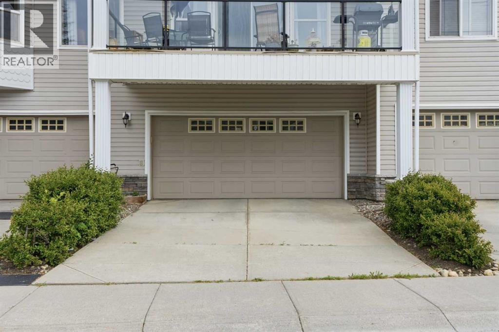 406 Rocky Vista Gardens NW
