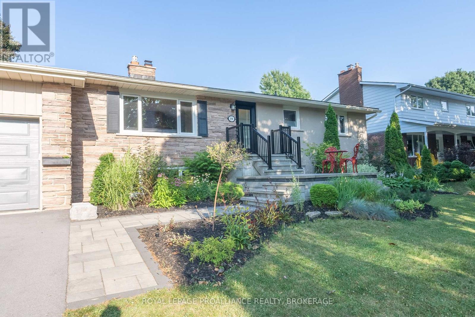 59 FAIRWAY HILL CRESCENT