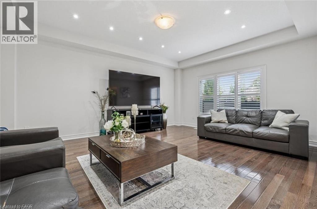 77 EAGLECREST Street