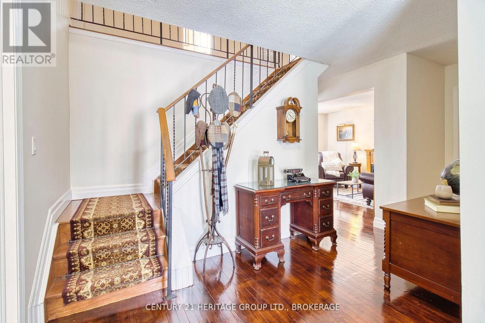 1225 HUMBERSIDE DRIVE