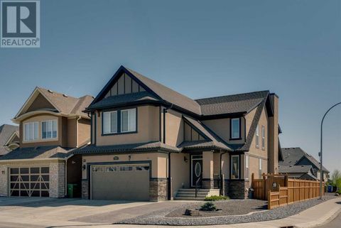 7 Mahogany Cape SE Calgary AB T3M2S5