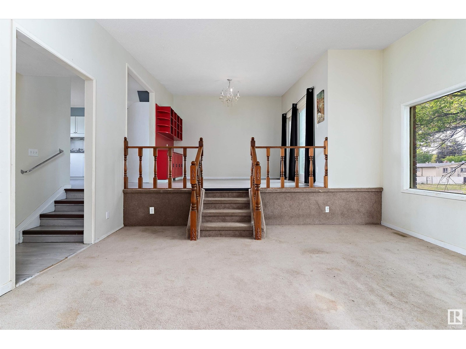 8503/8505 123 AV NW