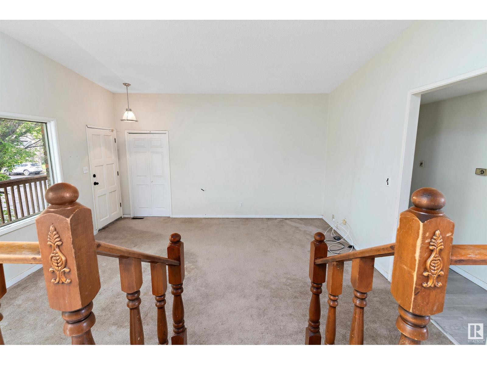 8503/8505 123 AV NW