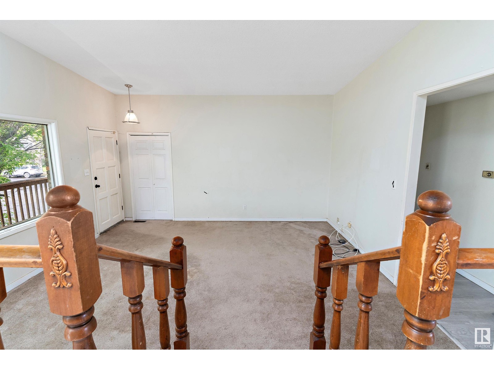 8503/8505 123 AV NW