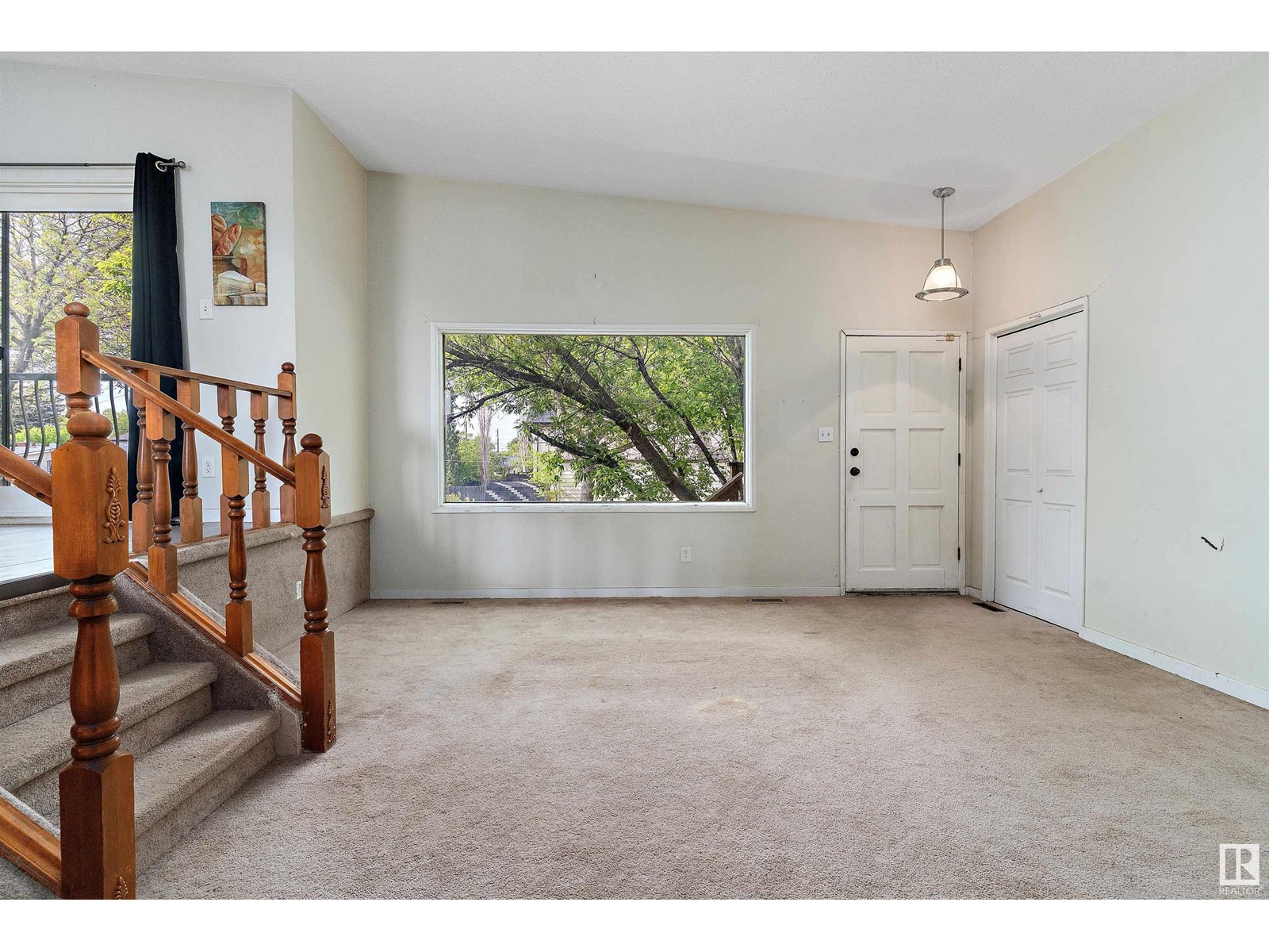 8503/8505 123 AV NW