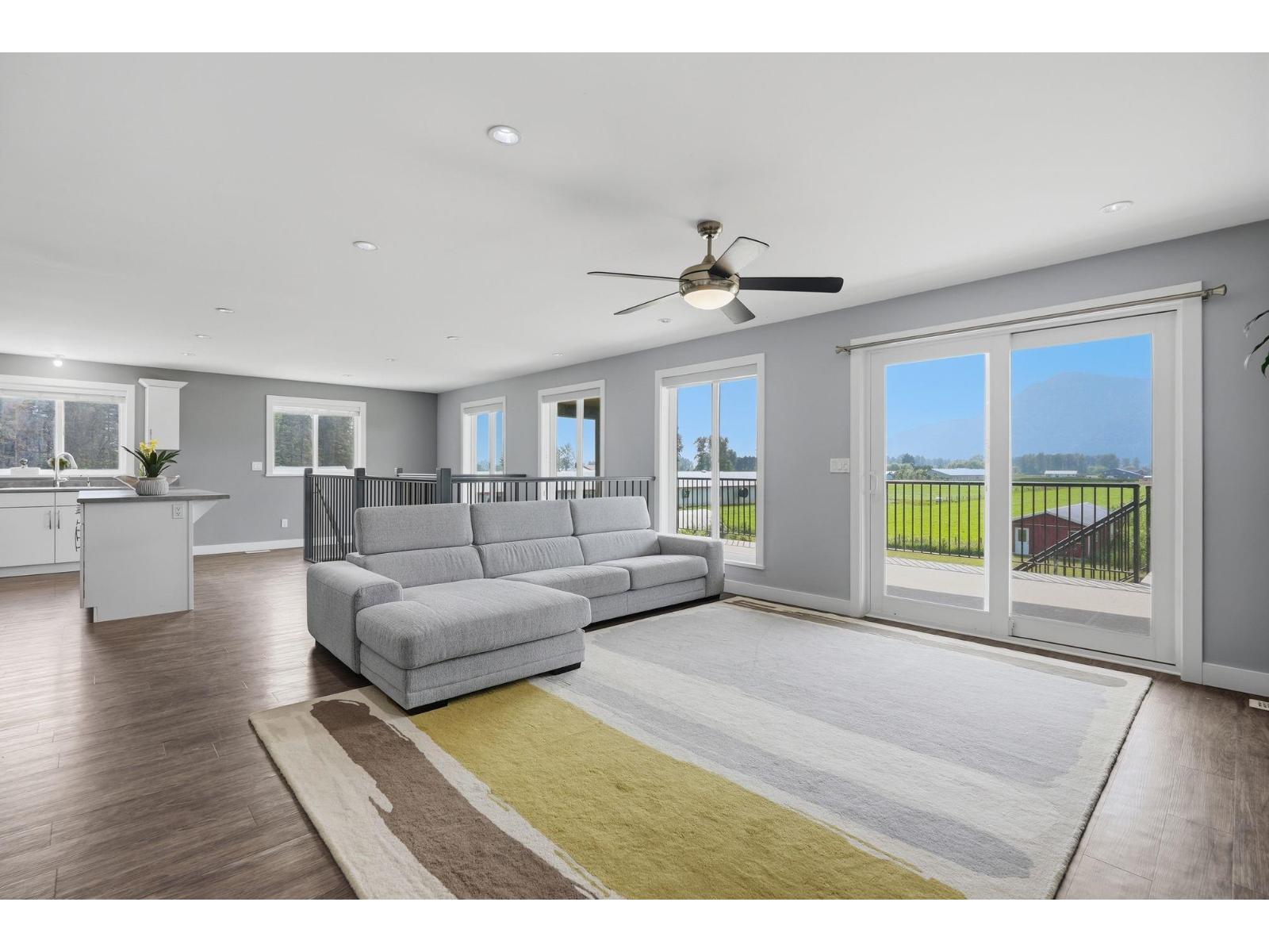 6155 BLACKBURN ROAD|Greendale