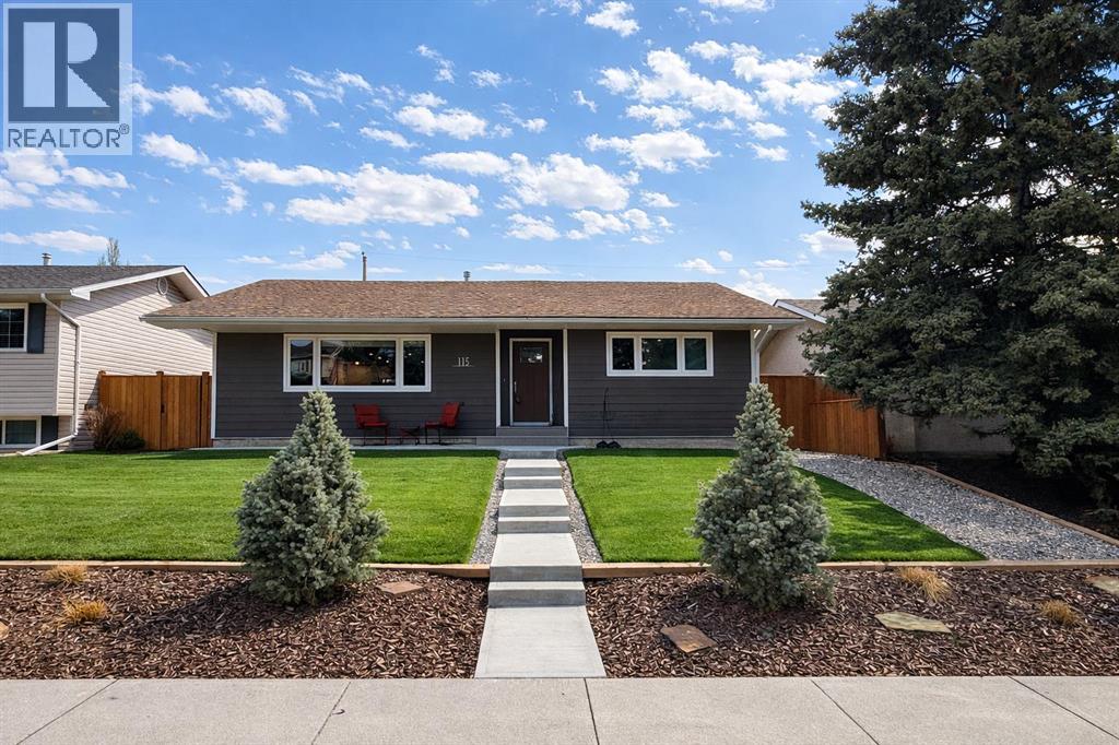 115 Lake Wasa Place SE