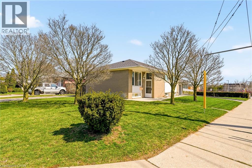 491 WARMINSTER Drive