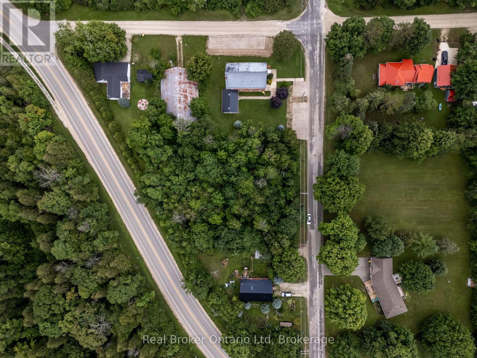 LT 24 CANROBERT STREET