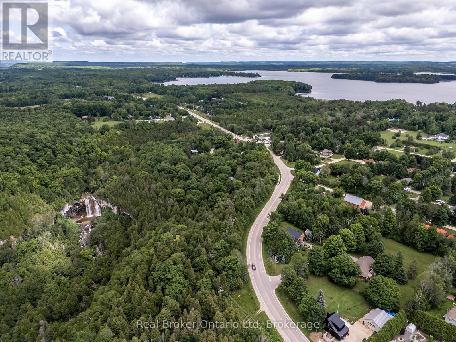 LT 24 CANROBERT STREET