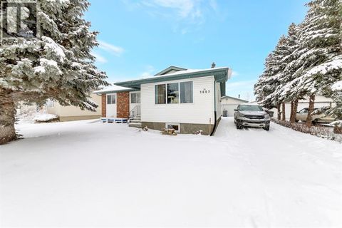 3803 57 Avenue Lloydminster AB T9V1Z5