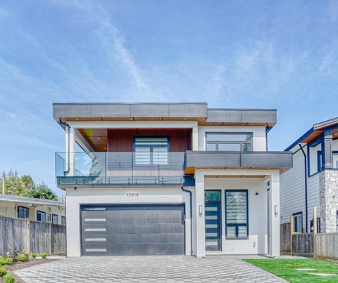 15919 RUSSELL AVENUE White Rock BC V4B2S6