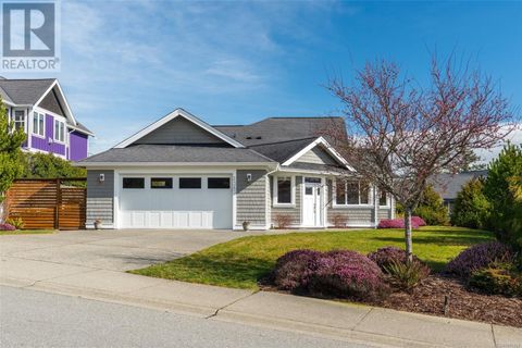 2363 Mountain Heights Dr Sooke BC V9Z1M4